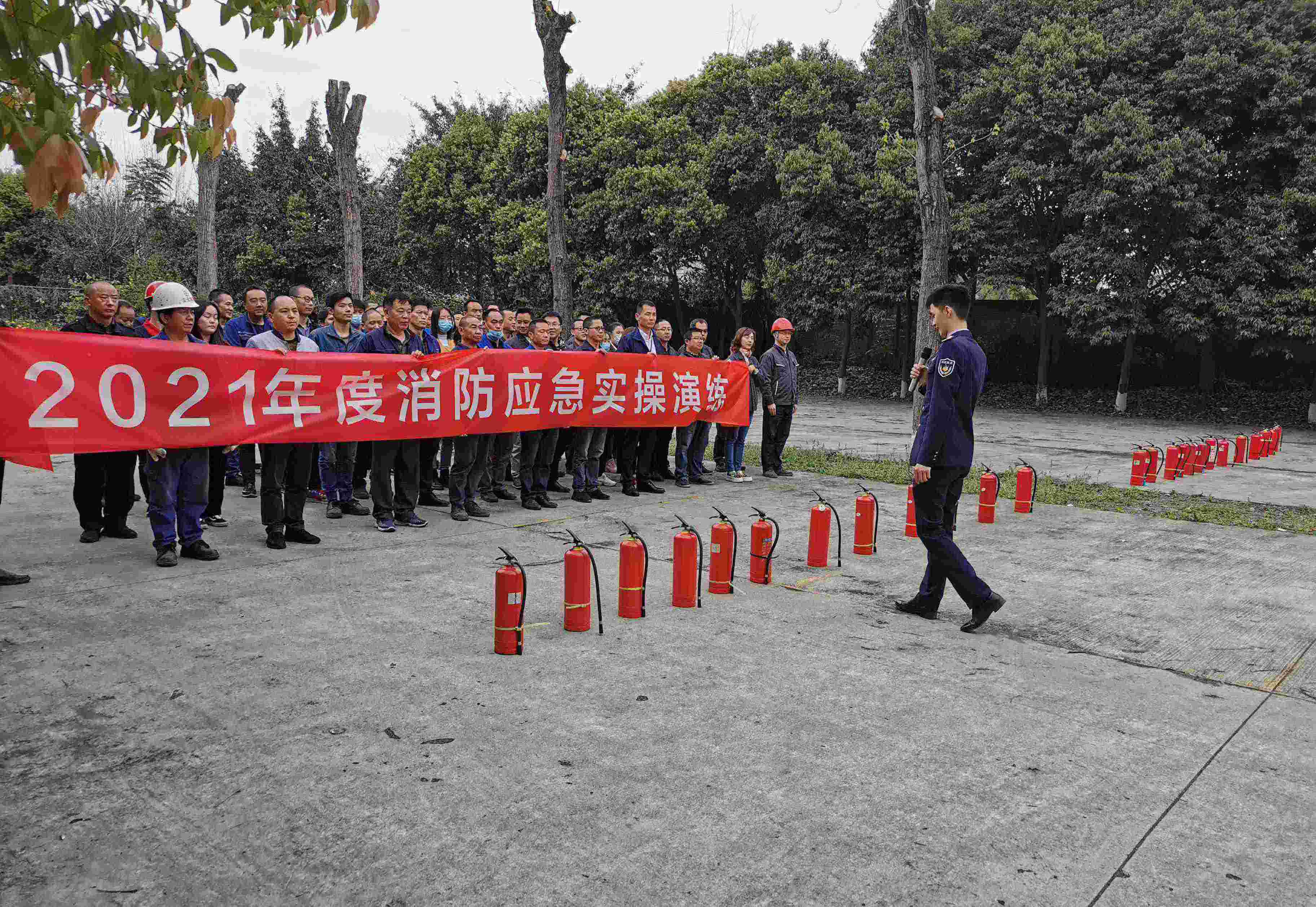 3集团组织开展2021年度 首场安全生产、消防知识培训和消防演练活动_维多利亚vic308首页.jpg